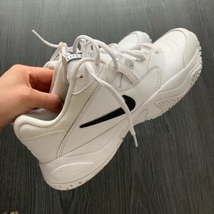 Nike tennis shoes, 7.5, brand new
